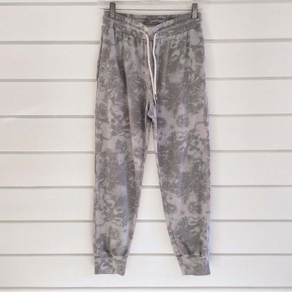 Gilli Grey and White Tie Dye Print Jogger Pants Size Small